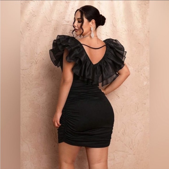 BLACK RUFFLE COLLAR RUCHED BODY CON PARTY DRESS - Picture 2 of 11
